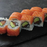 SALMÓN URAMAKI